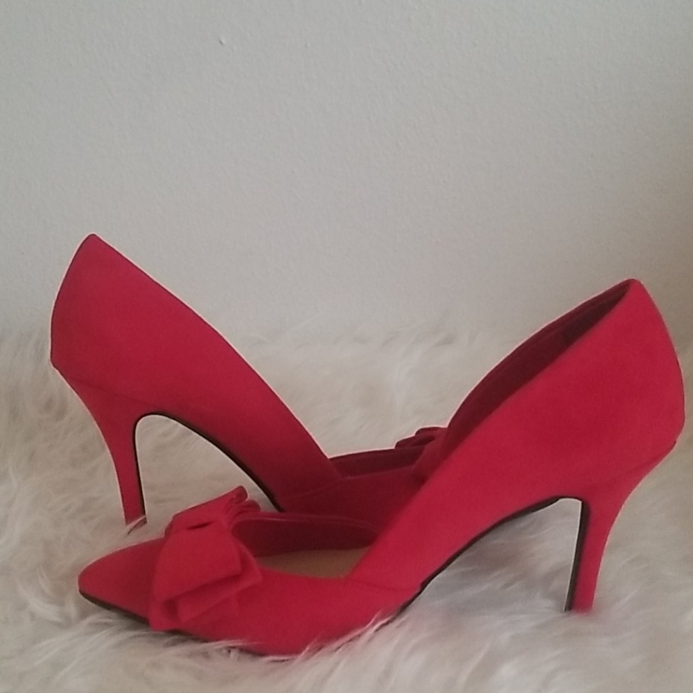 Red Bow Pumps
